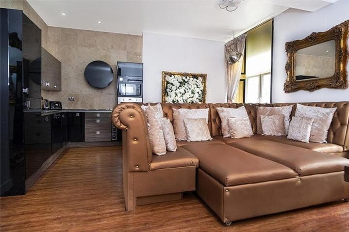 Signature Living Bold Street Apartment