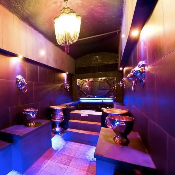 Signature Living Bold Street